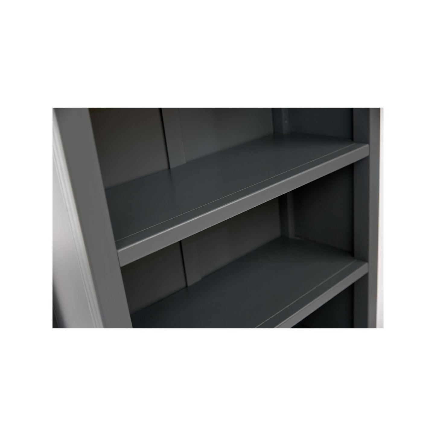 Ready-to-assemble bookcase