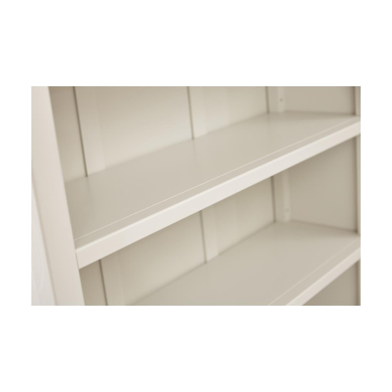 Ready-to-assemble bookcase