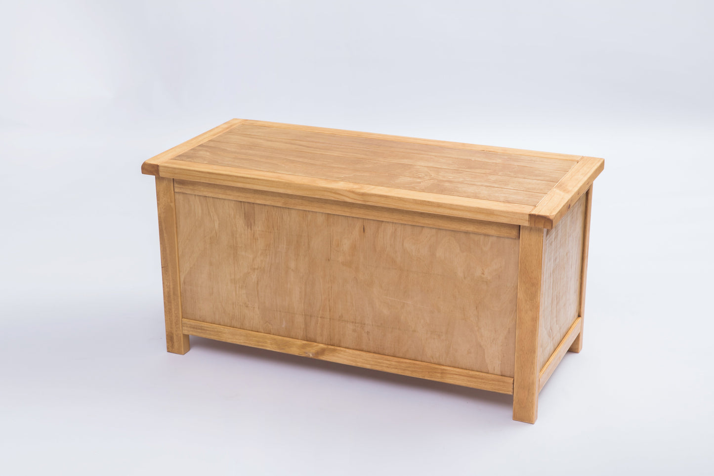 Ready-to-assemble storage bench