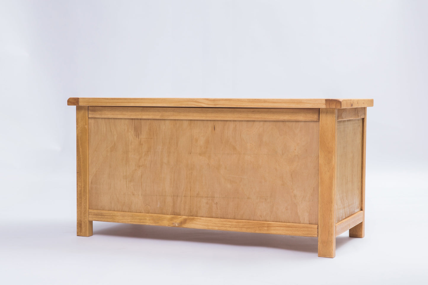Ready-to-assemble storage bench