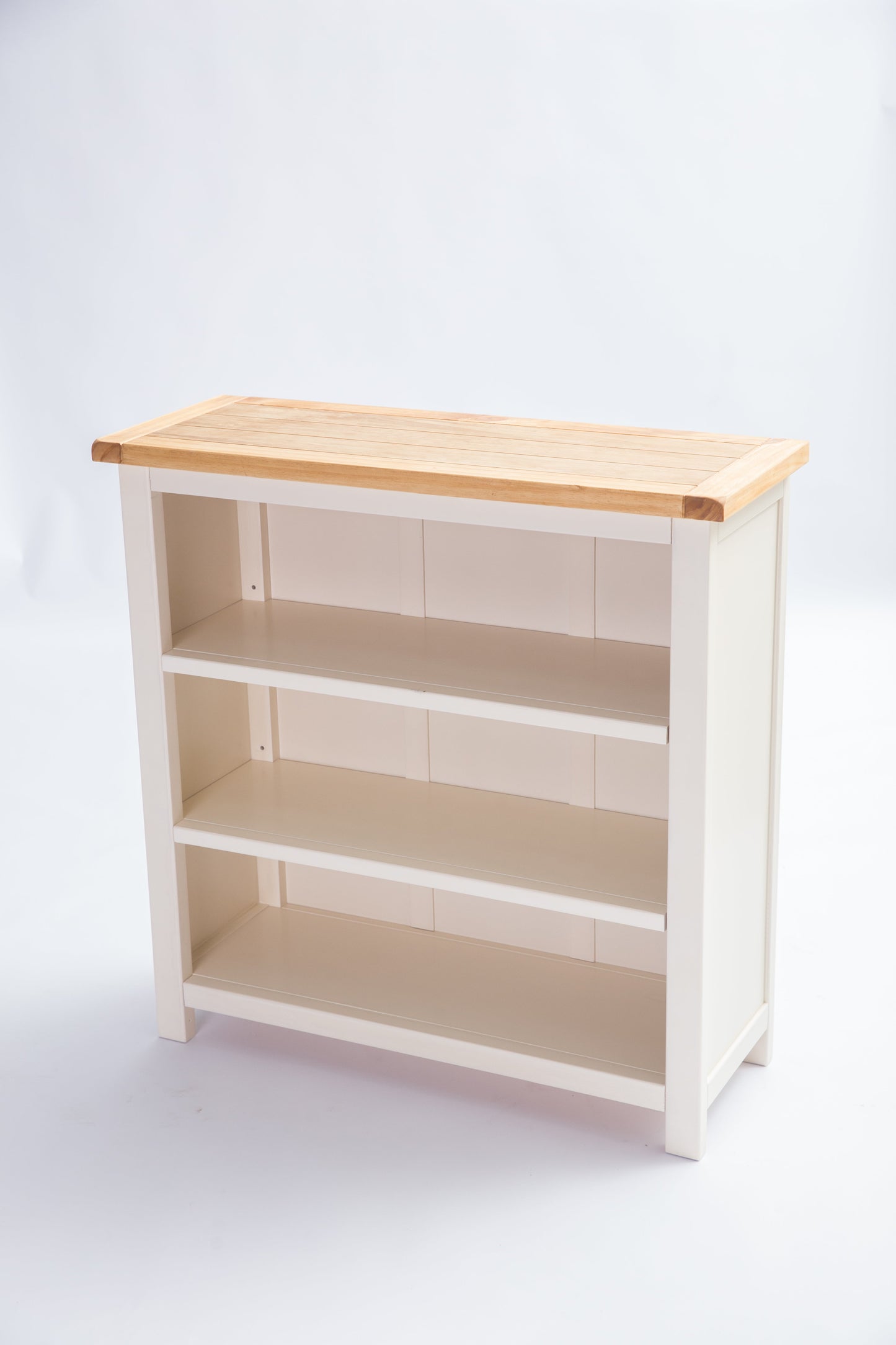 Ready-to-assemble bookcase