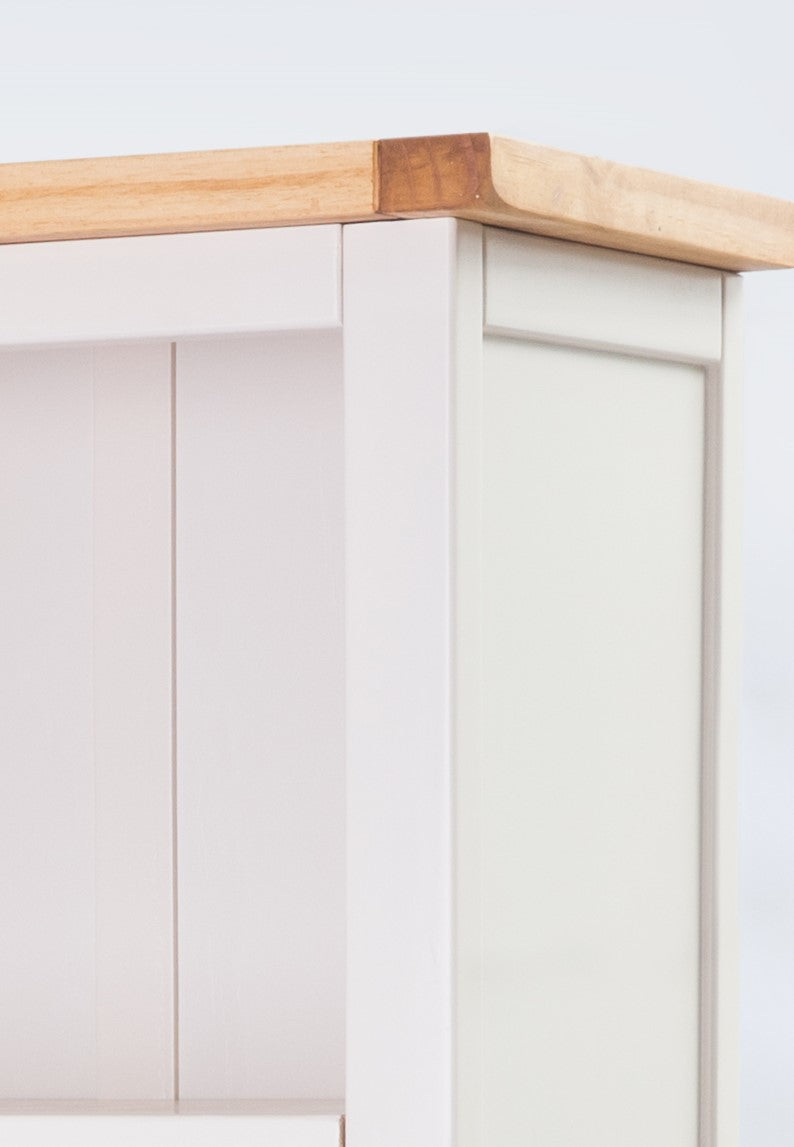 Ready-to-assemble bookcase