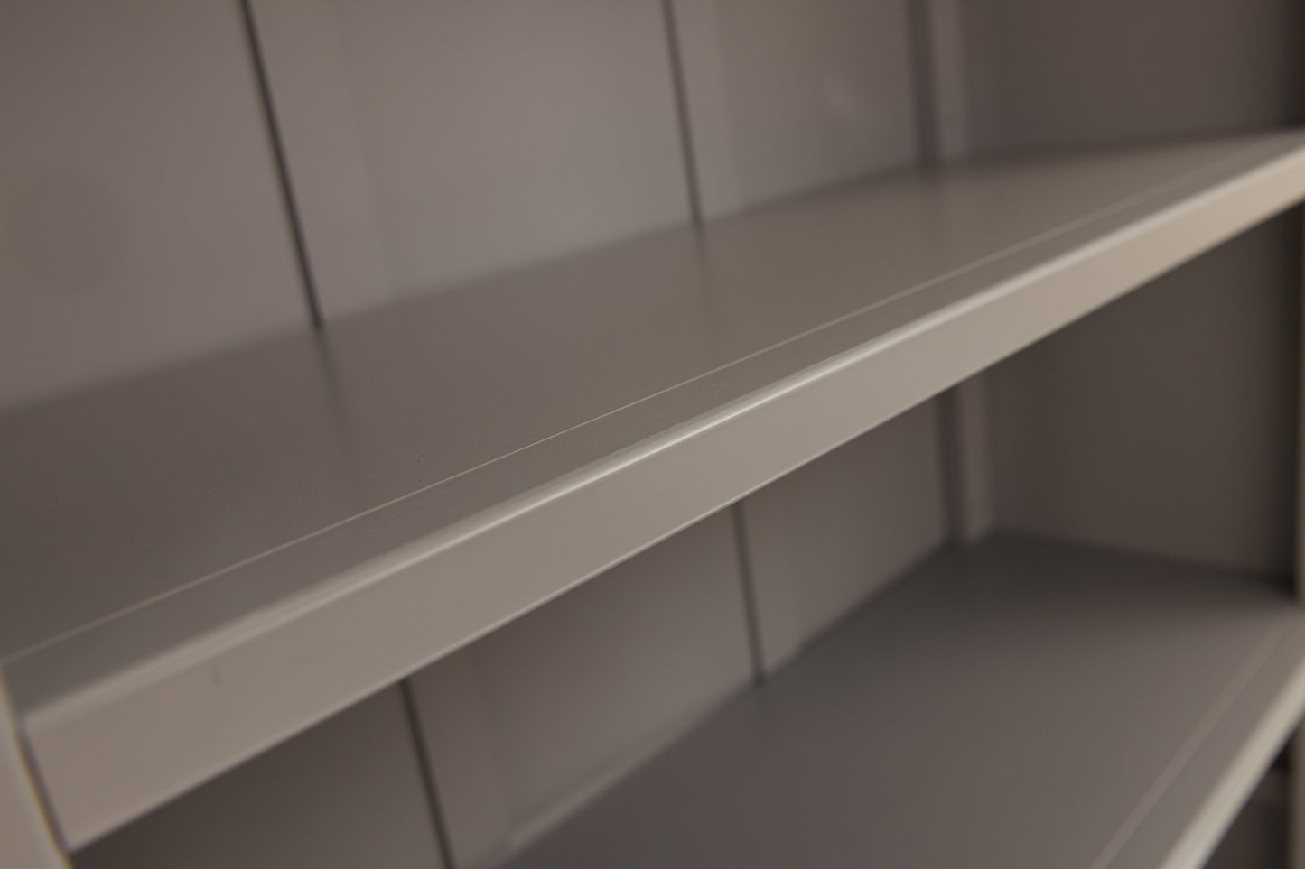 Ready-to-assemble bookcase