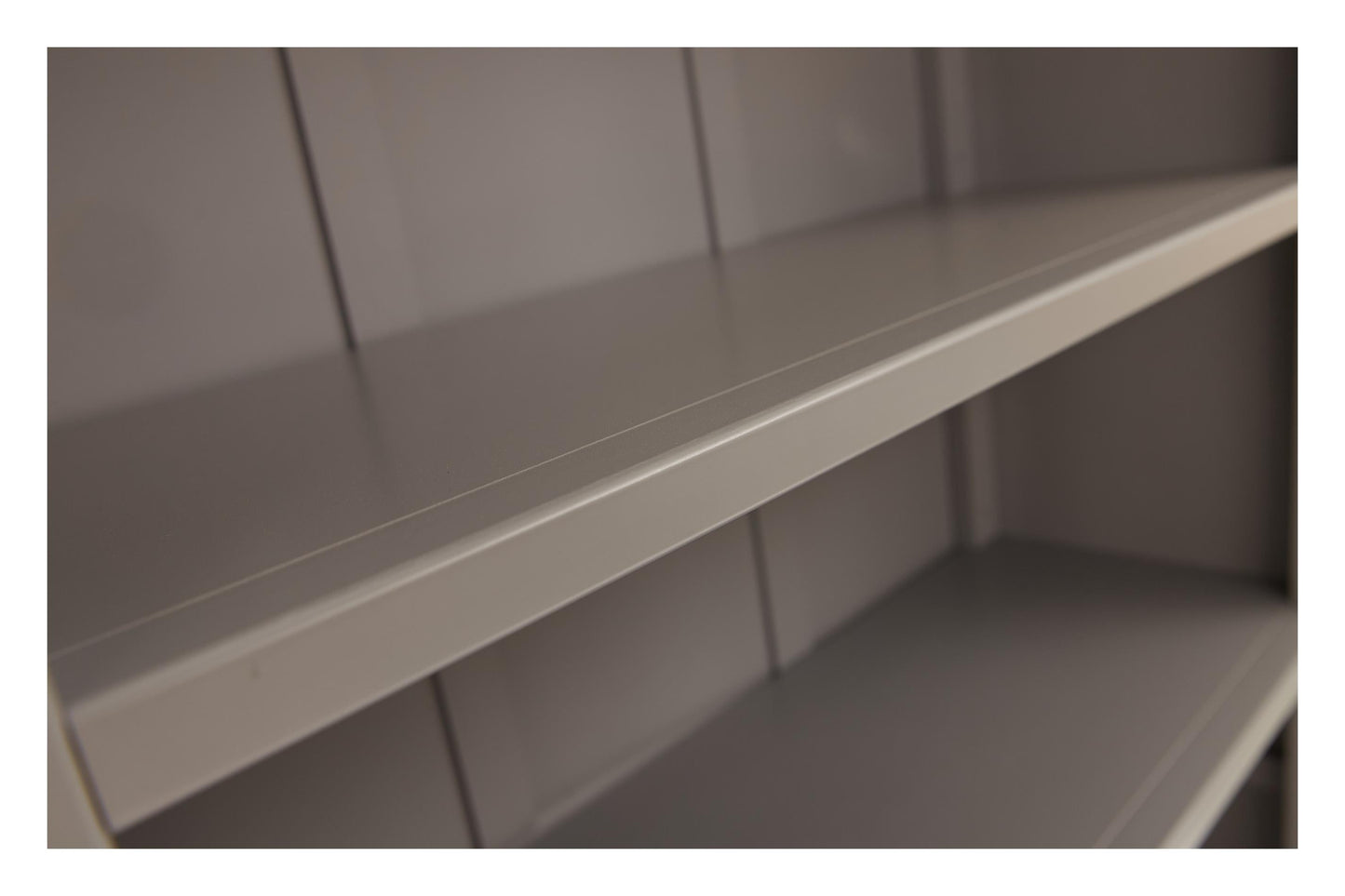 Ready-to-assemble bookcase